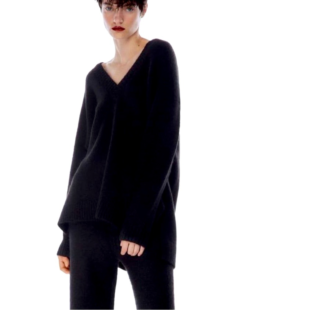 Zara Oversized V-Neckline Knit Sweater in Black